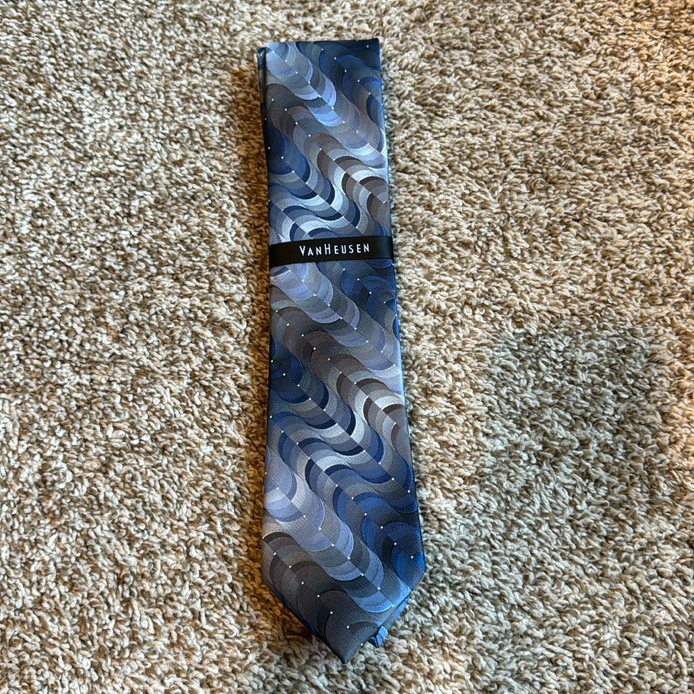 Van Heusen Navy Men’s Tie NWT